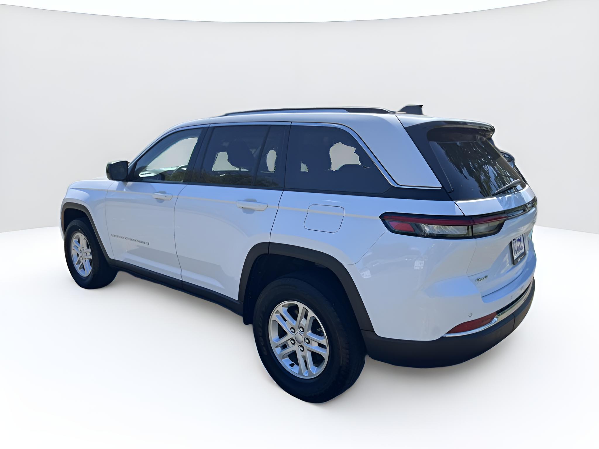 2022 Jeep Grand Cherokee, Laredo, 4x4 , Lux Tech Group