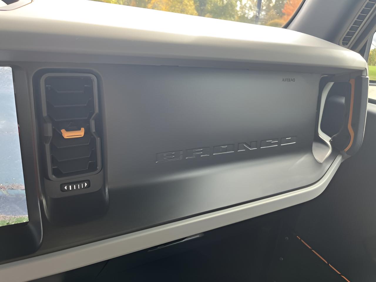 2022 Ford Bronco Badlands, Equip group 334A. V6 Engine, 10 speed Auto ,