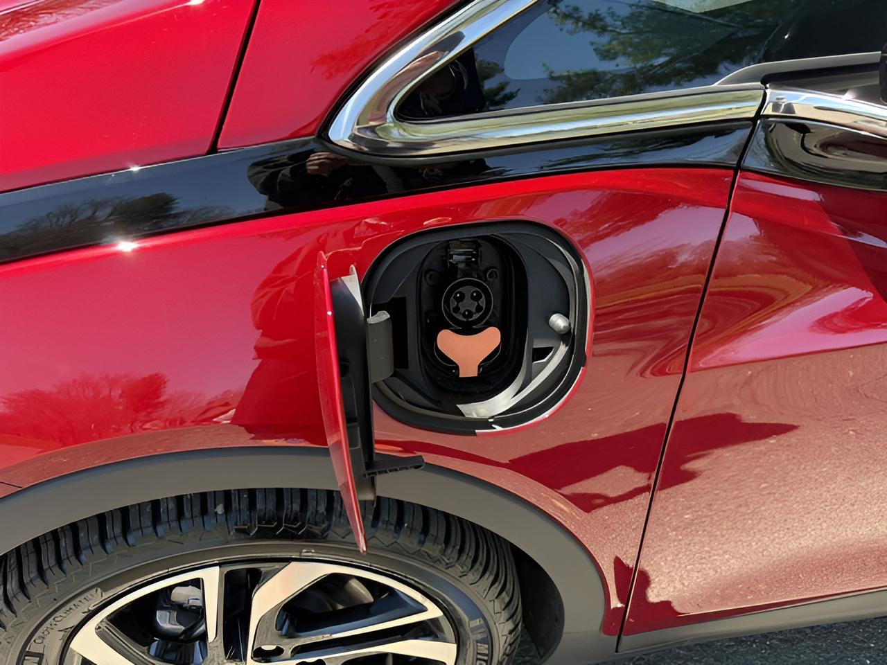 2022 Chevrolet Bolt EV 2LT, Info. Pkg, CPO warranty,