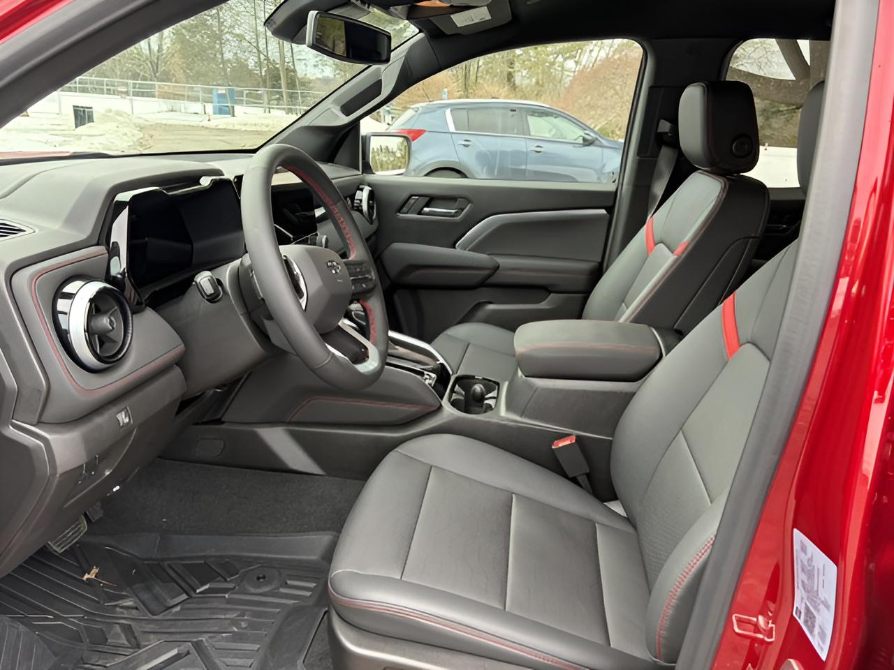 2026 Chevrolet Colorado 4WD Z71, tech Pkg, bad cover and liner,