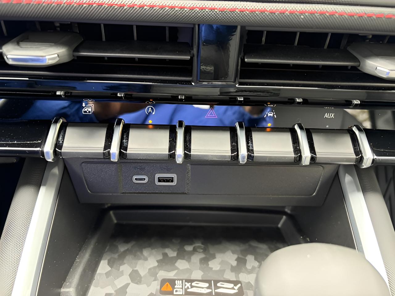 2026 Chevrolet Colorado 4WD Z71, tech Pkg, bad cover and liner,