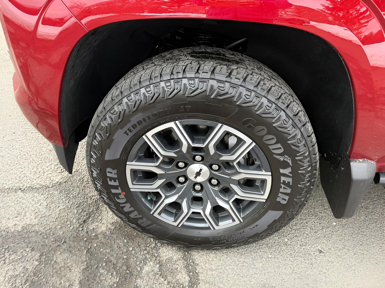 2026 Chevrolet Colorado 4WD Z71, tech Pkg, bad cover and liner,