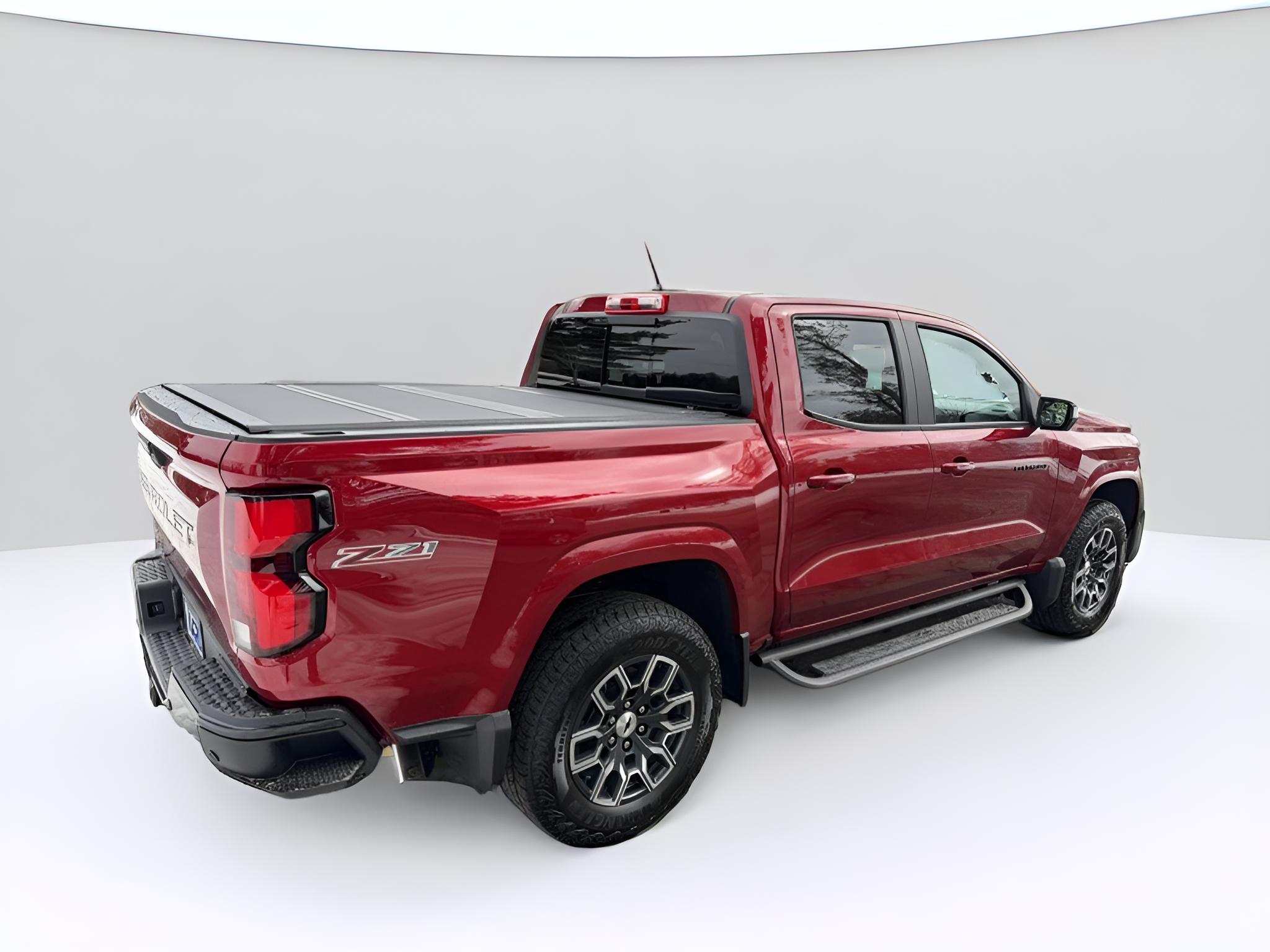 2026 Chevrolet Colorado 4WD Z71, tech Pkg, bad cover and liner,