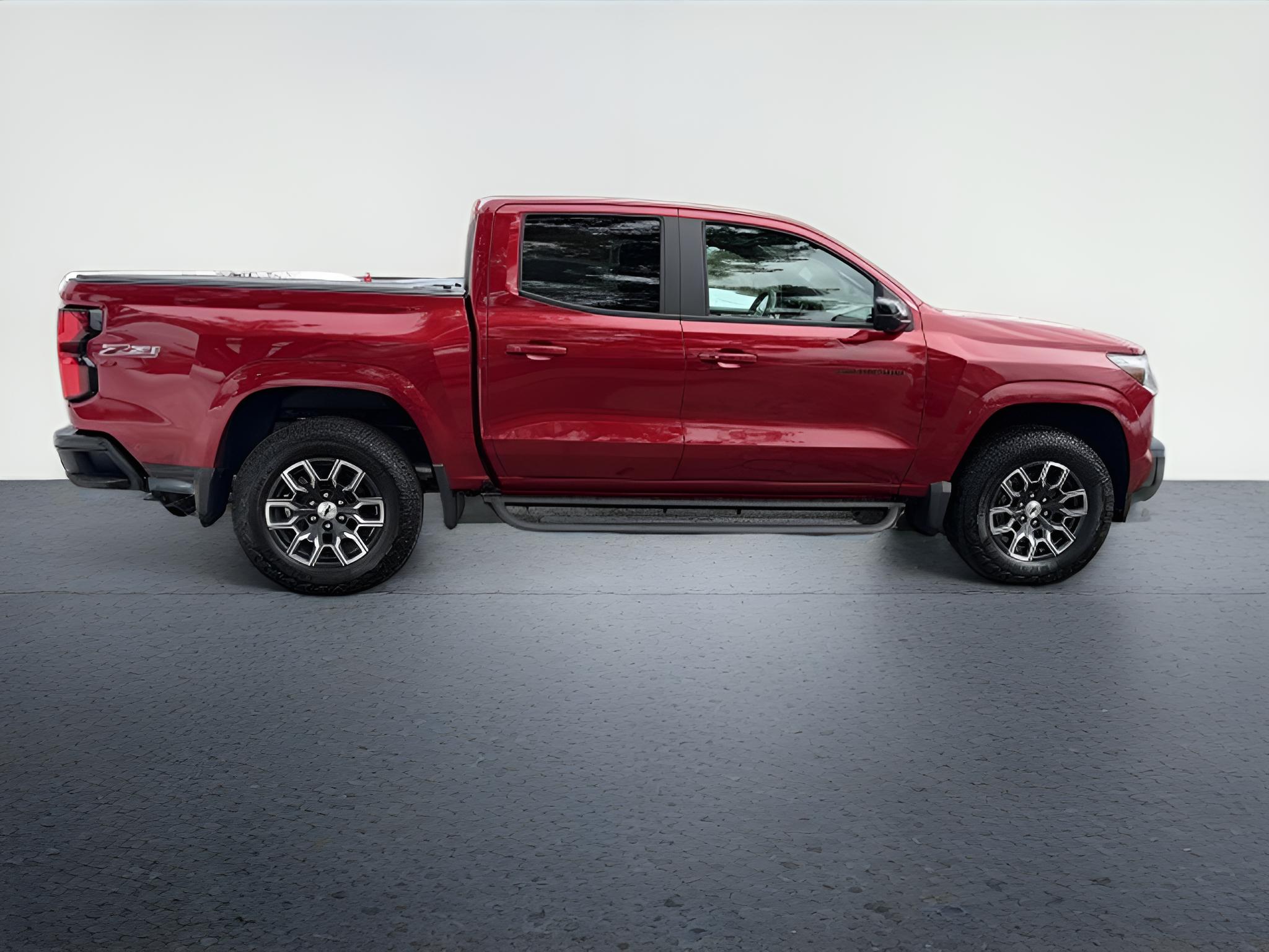 2026 Chevrolet Colorado 4WD Z71, tech Pkg, bad cover and liner,