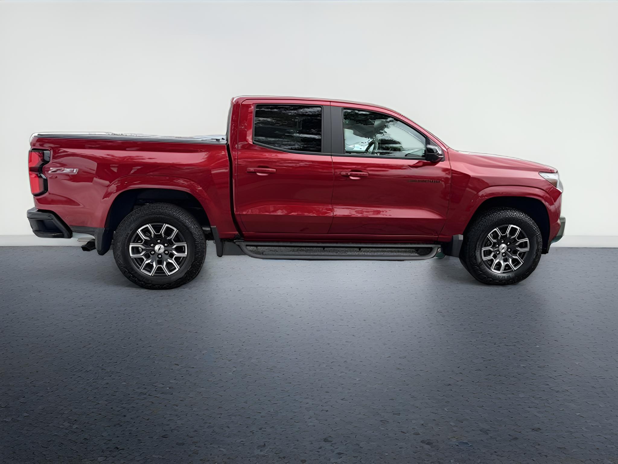 2026 Chevrolet Colorado 4WD Z71, tech Pkg, bad cover and liner,