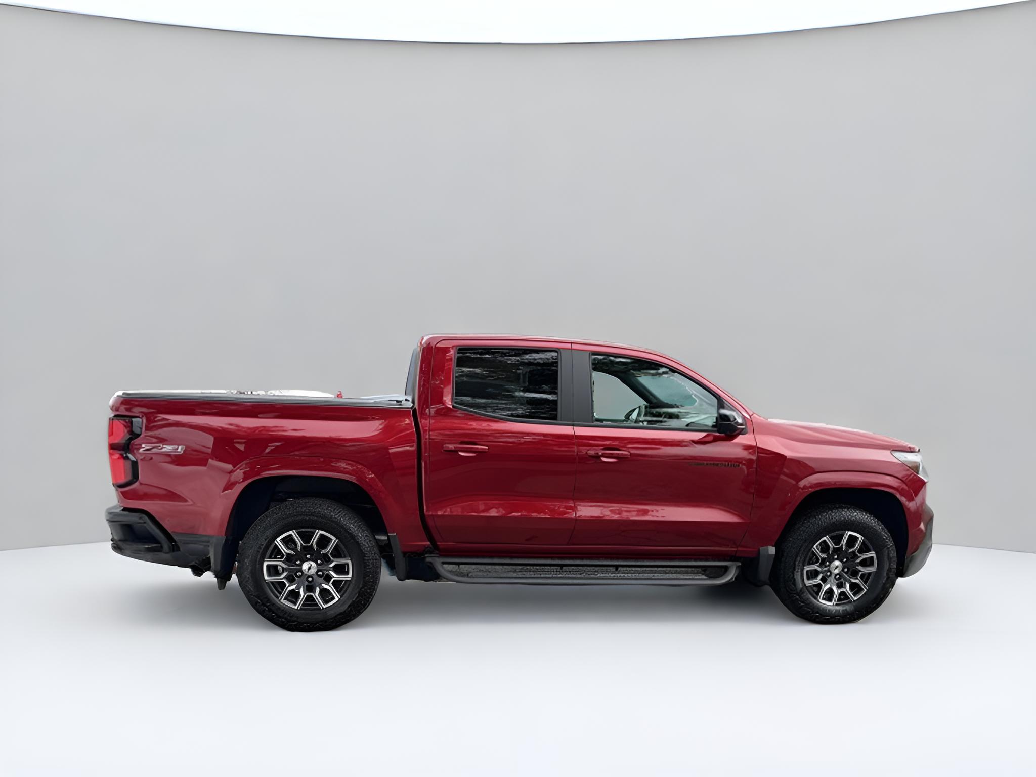 2026 Chevrolet Colorado 4WD Z71, tech Pkg, bad cover and liner,