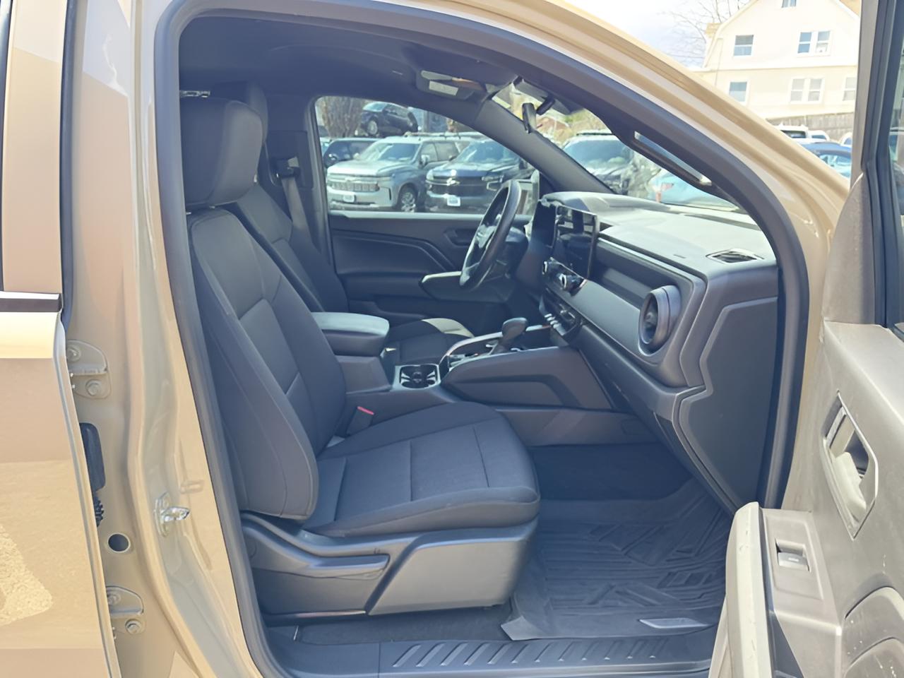 2023 Chevrolet Colorado 4WD Trail Boss, Dark Essentials Pkg, Assist Steps,