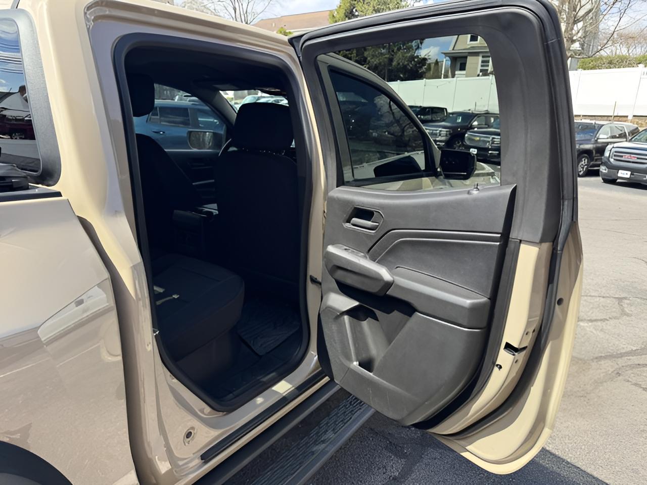 2023 Chevrolet Colorado 4WD Trail Boss, Dark Essentials Pkg, Assist Steps,