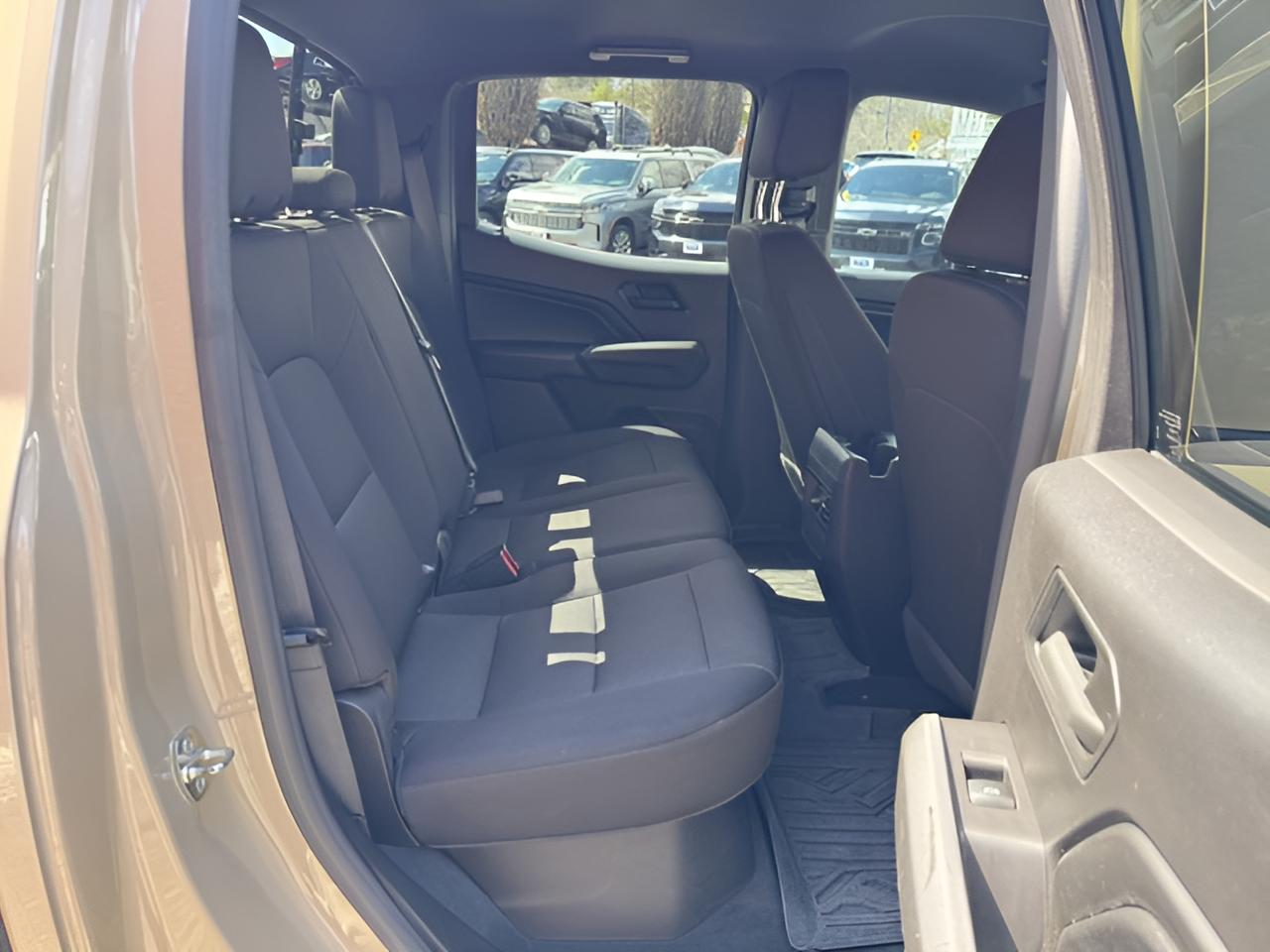 2023 Chevrolet Colorado 4WD Trail Boss, Dark Essentials Pkg, Assist Steps,