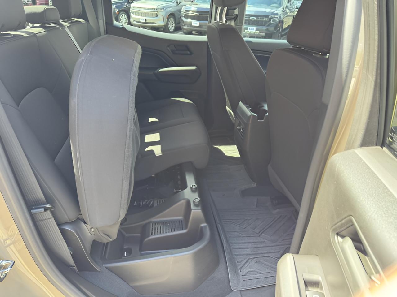 2023 Chevrolet Colorado 4WD Trail Boss, Dark Essentials Pkg, Assist Steps,