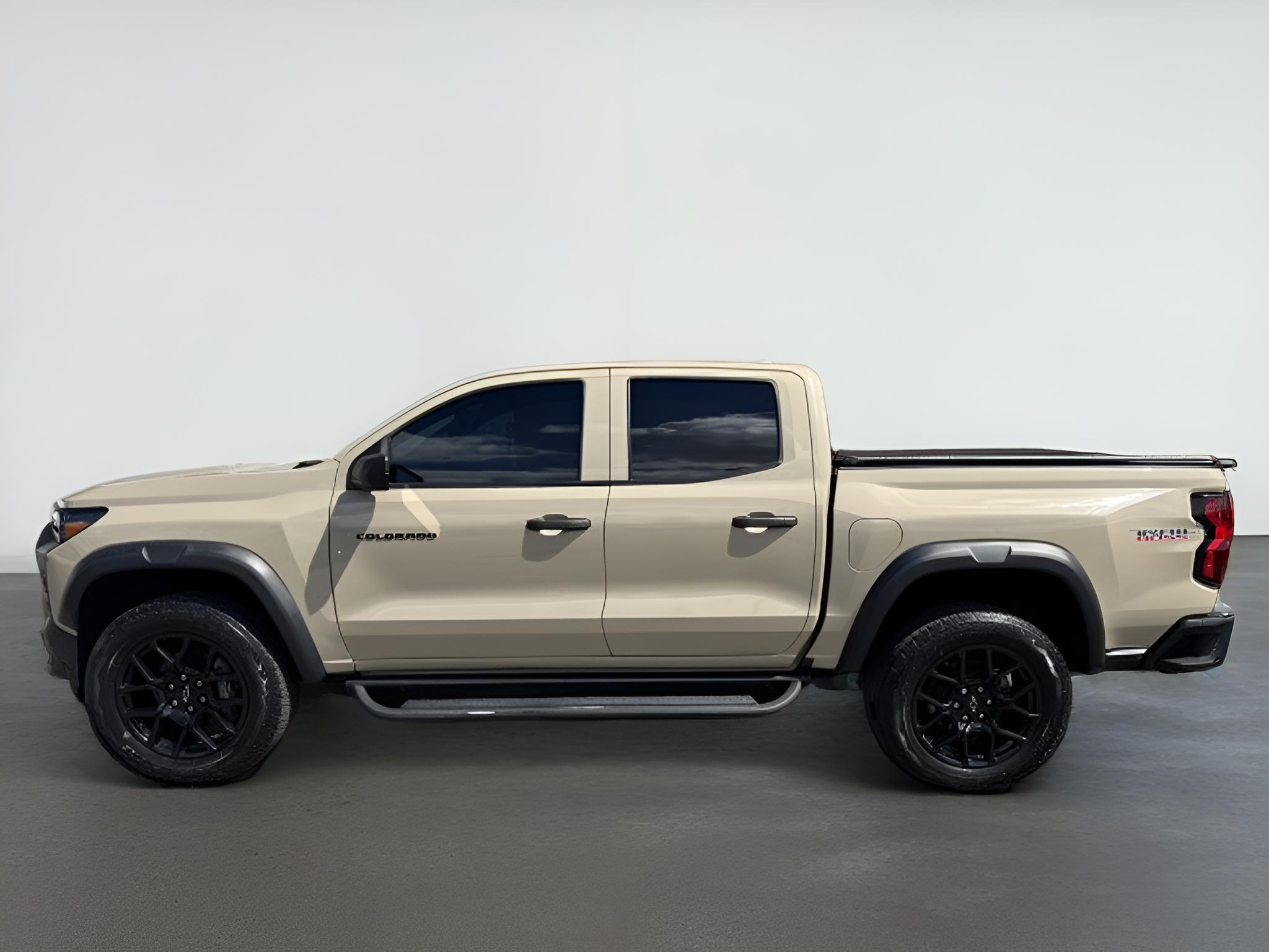 2023 Chevrolet Colorado 4WD Trail Boss, Dark Essentials Pkg, Assist Steps,