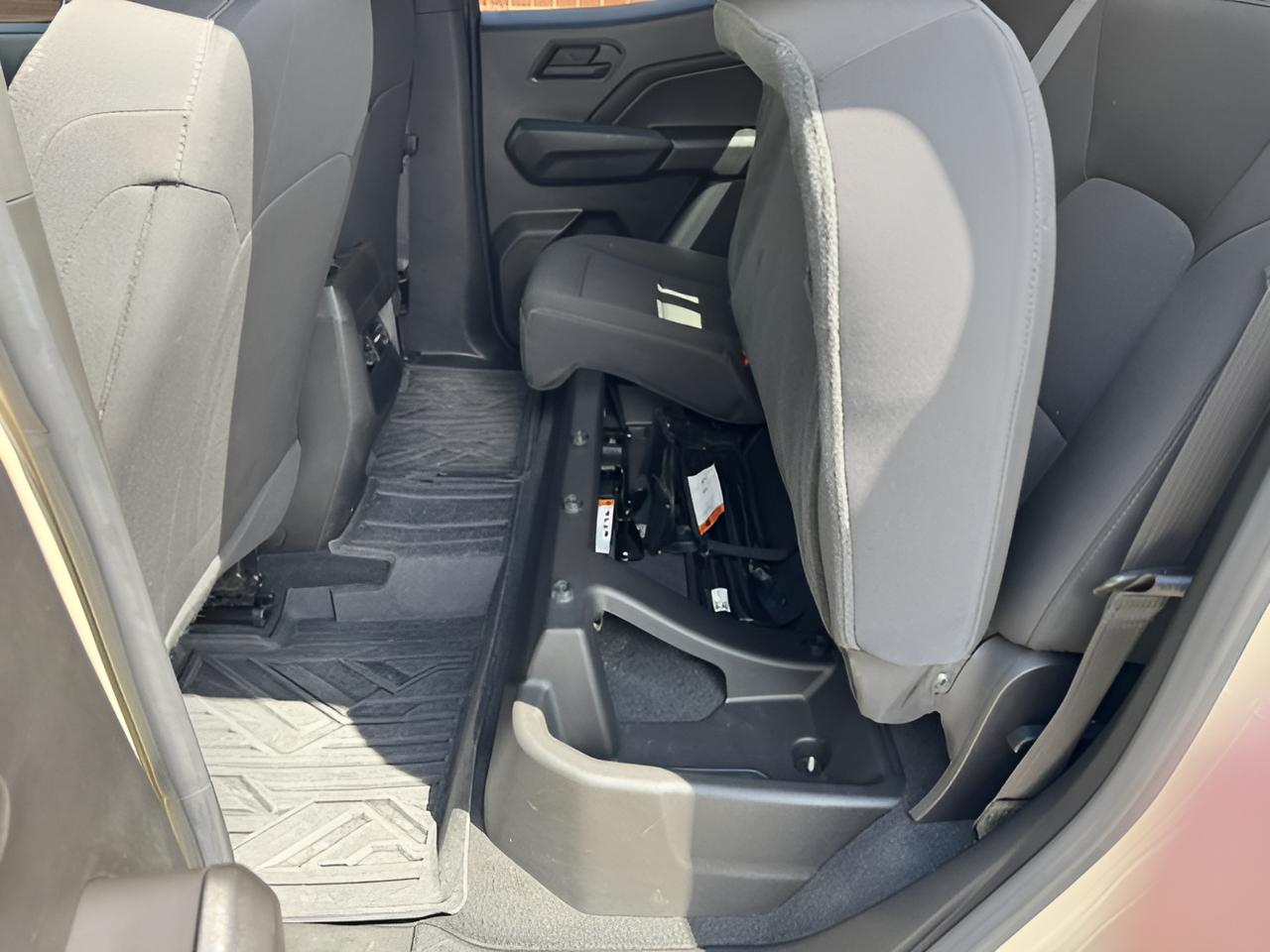 2023 Chevrolet Colorado 4WD Trail Boss, Dark Essentials Pkg, Assist Steps,