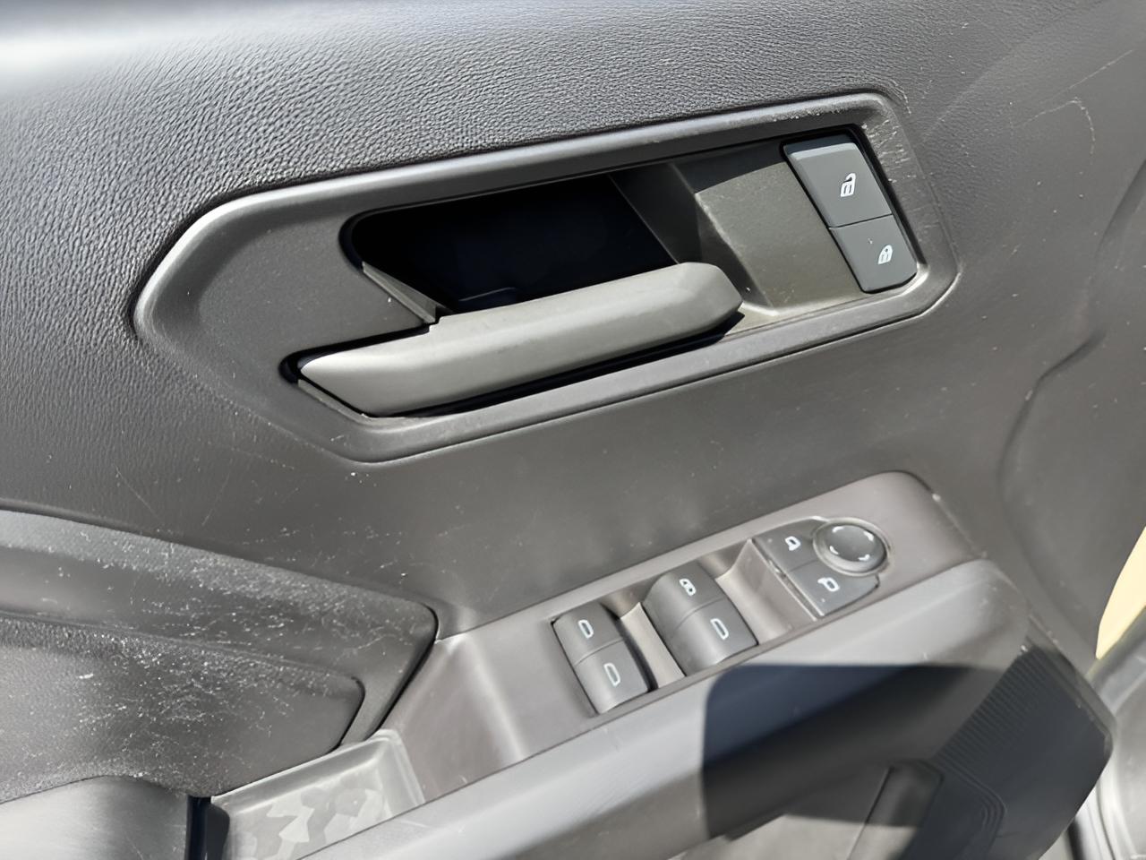 2023 Chevrolet Colorado 4WD Trail Boss, Dark Essentials Pkg, Assist Steps,