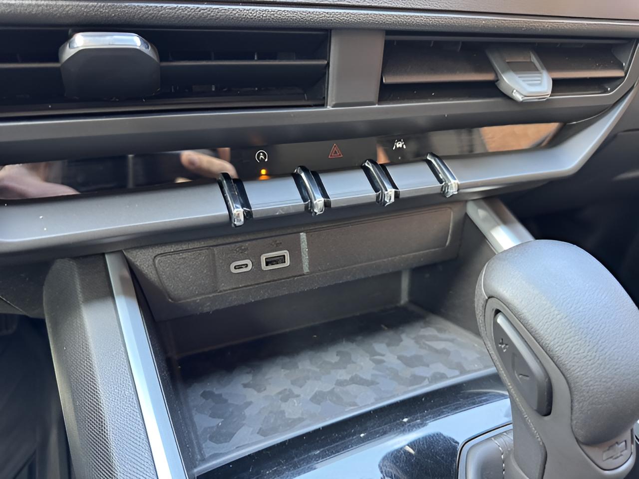 2023 Chevrolet Colorado 4WD Trail Boss, Dark Essentials Pkg, Assist Steps,