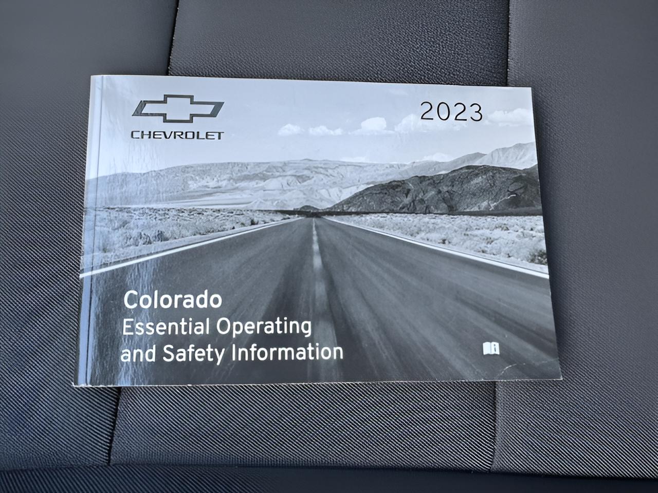 2023 Chevrolet Colorado 4WD Trail Boss, Dark Essentials Pkg, Assist Steps,