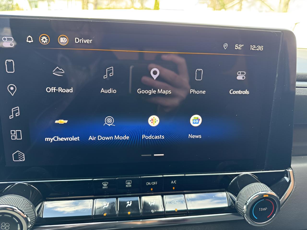 2023 Chevrolet Colorado 4WD Trail Boss, Dark Essentials Pkg, Assist Steps,