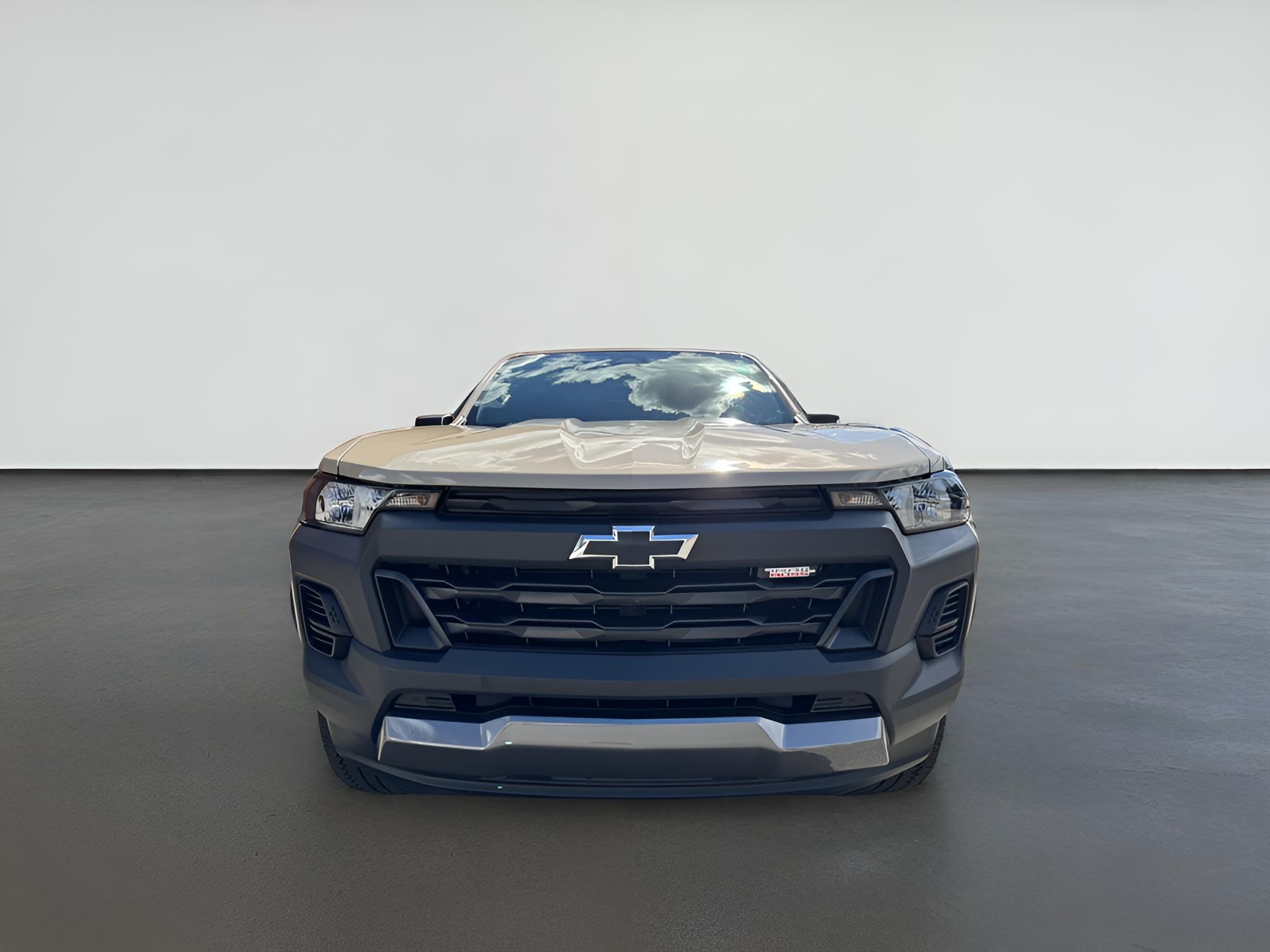 2023 Chevrolet Colorado 4WD Trail Boss, Dark Essentials Pkg, Assist Steps,