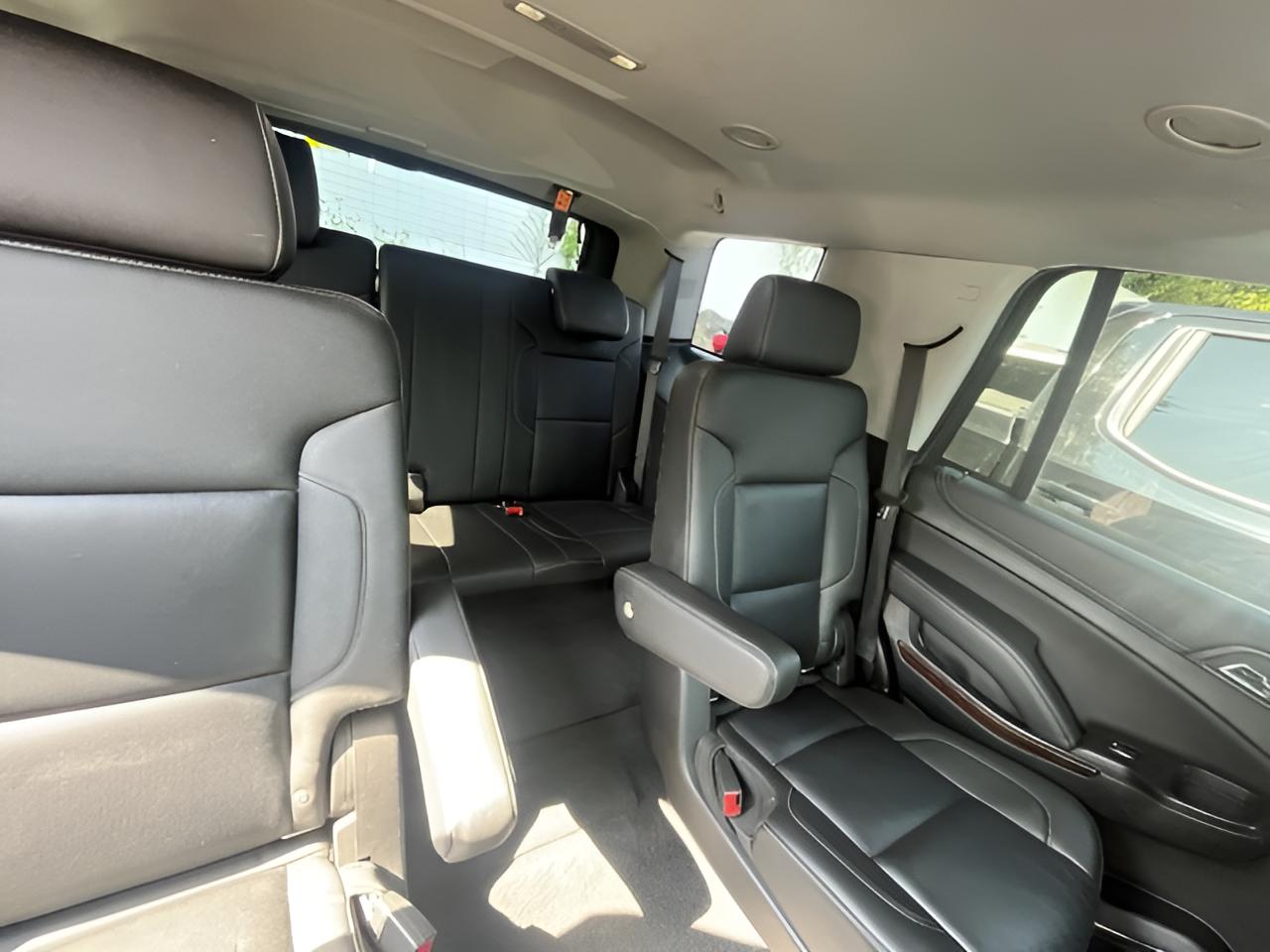 2019 GMC Yukon SLT, 2nd Row Buckets,