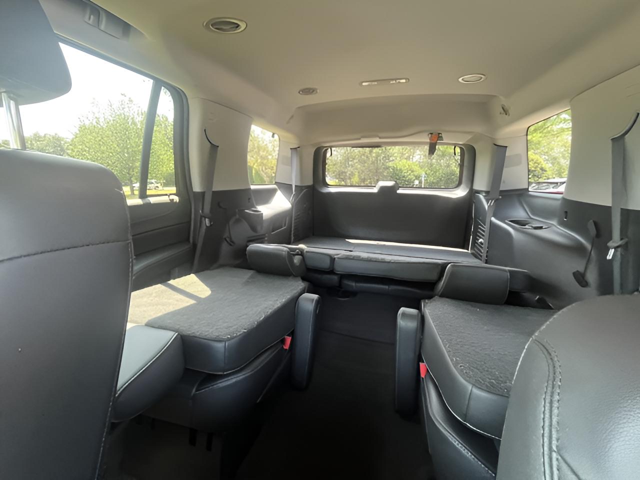 2019 GMC Yukon SLT, 2nd Row Buckets,