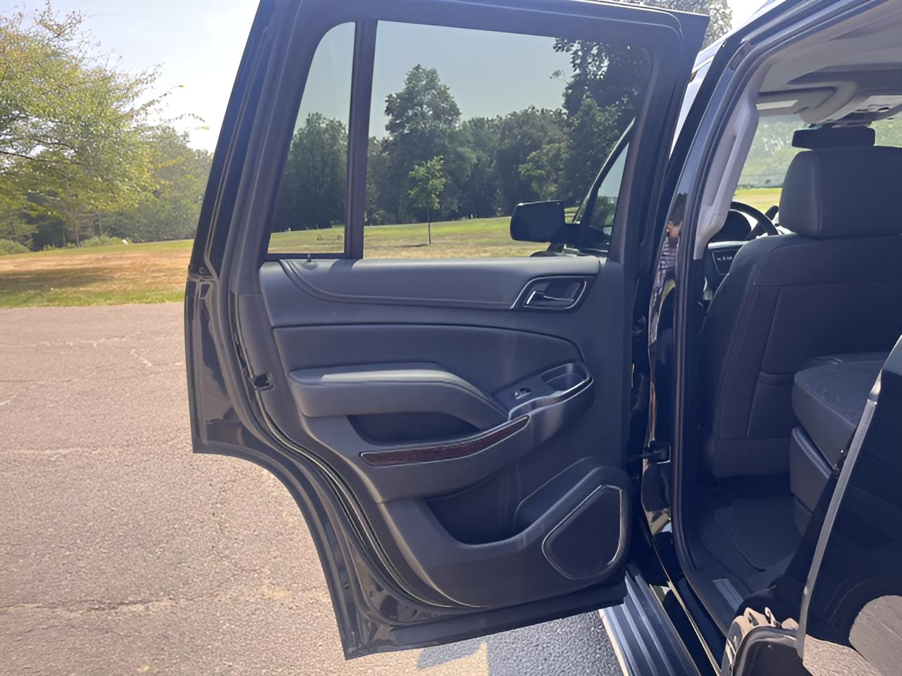 2019 GMC Yukon SLT, 2nd Row Buckets,