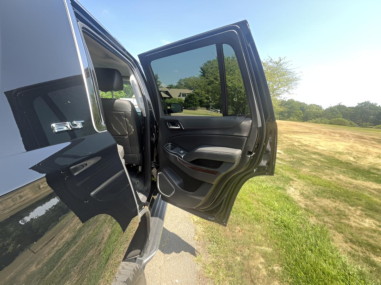 2019 GMC Yukon SLT, 2nd Row Buckets,