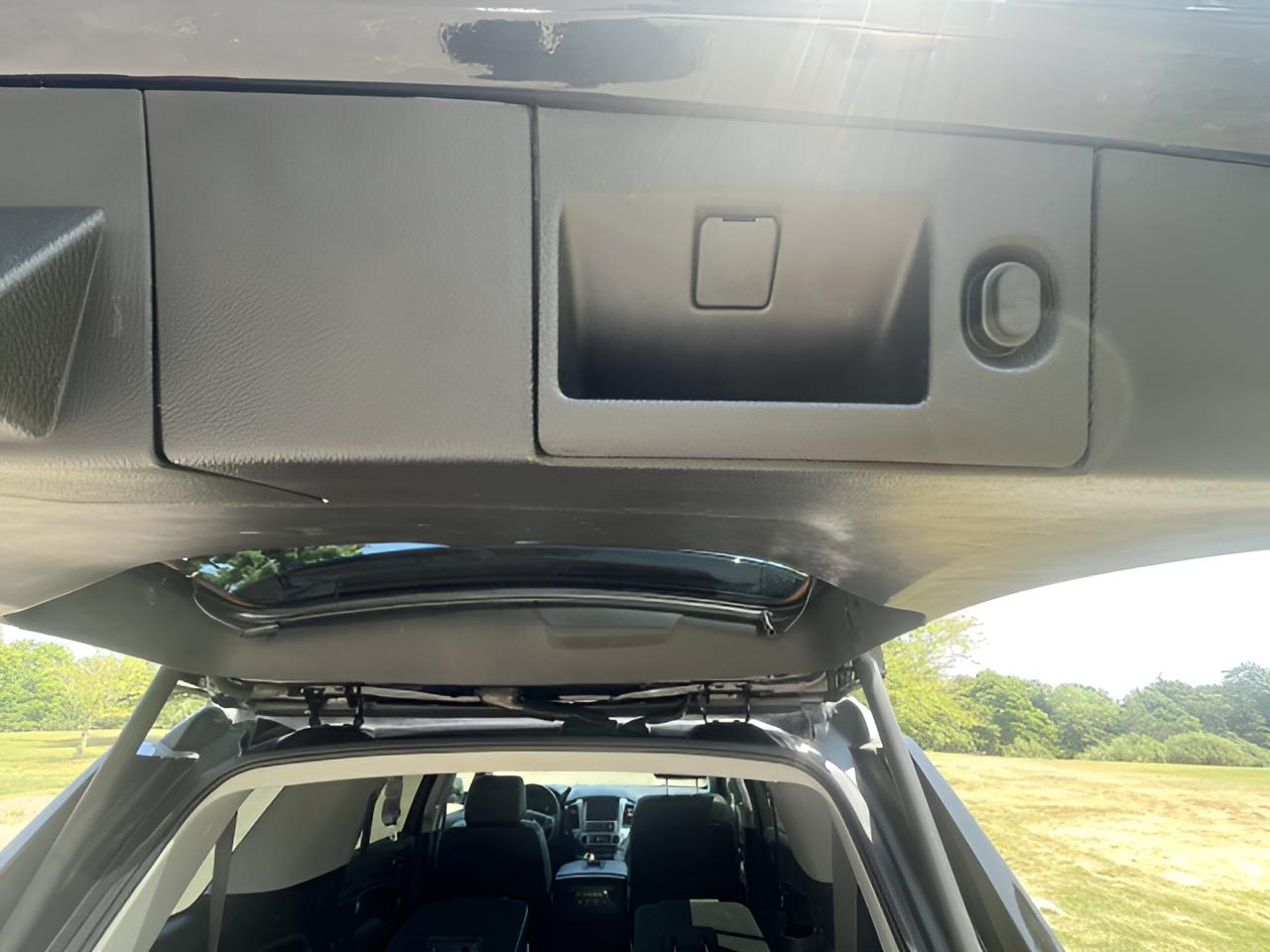 2019 GMC Yukon SLT, 2nd Row Buckets,