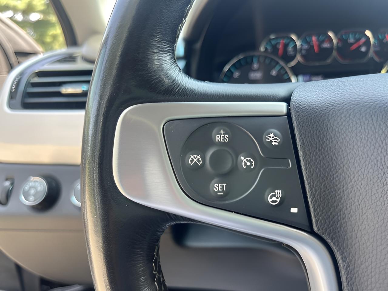 2019 GMC Yukon SLT, 2nd Row Buckets,