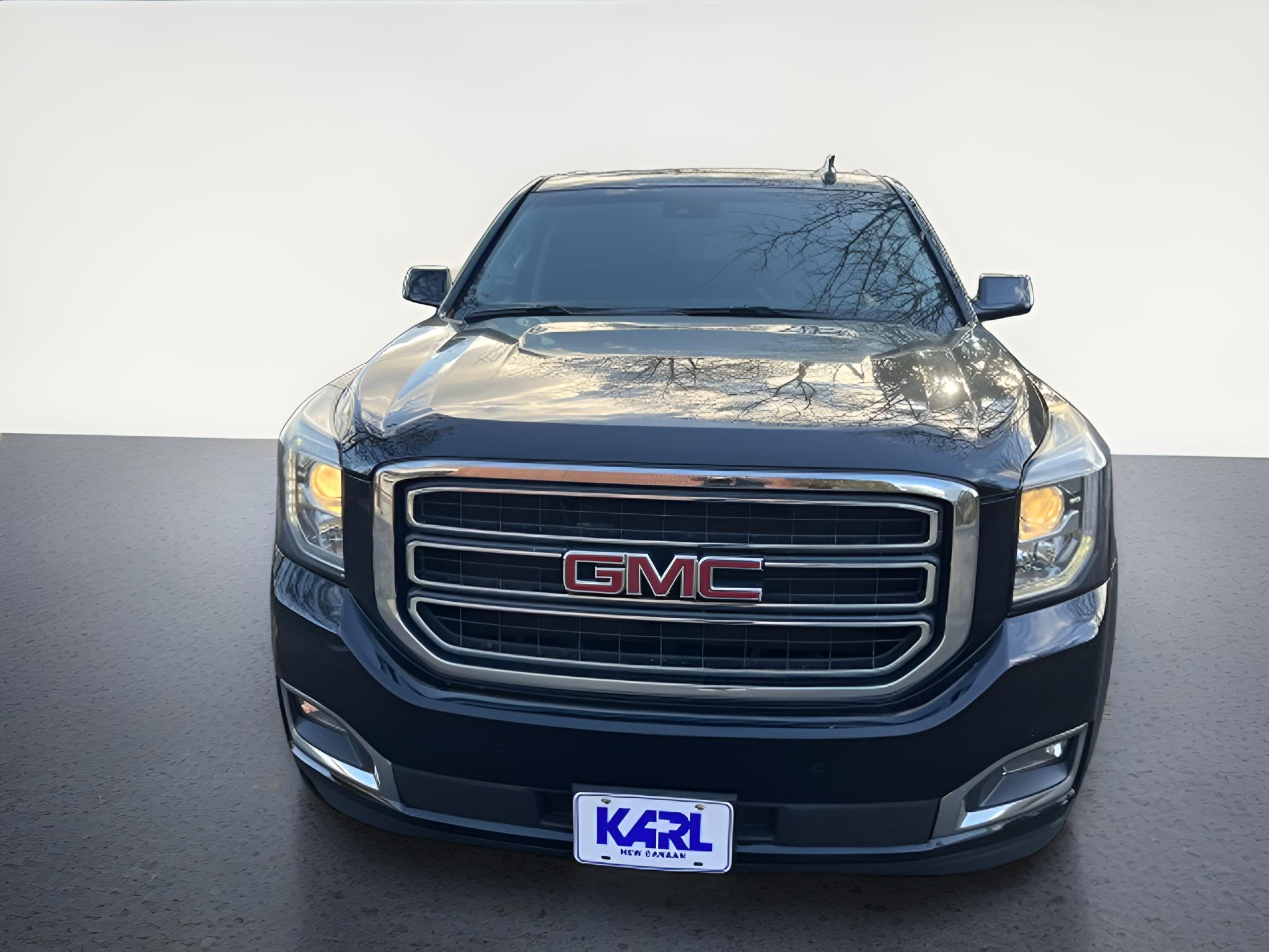 2019 GMC Yukon SLT, 2nd Row Buckets,