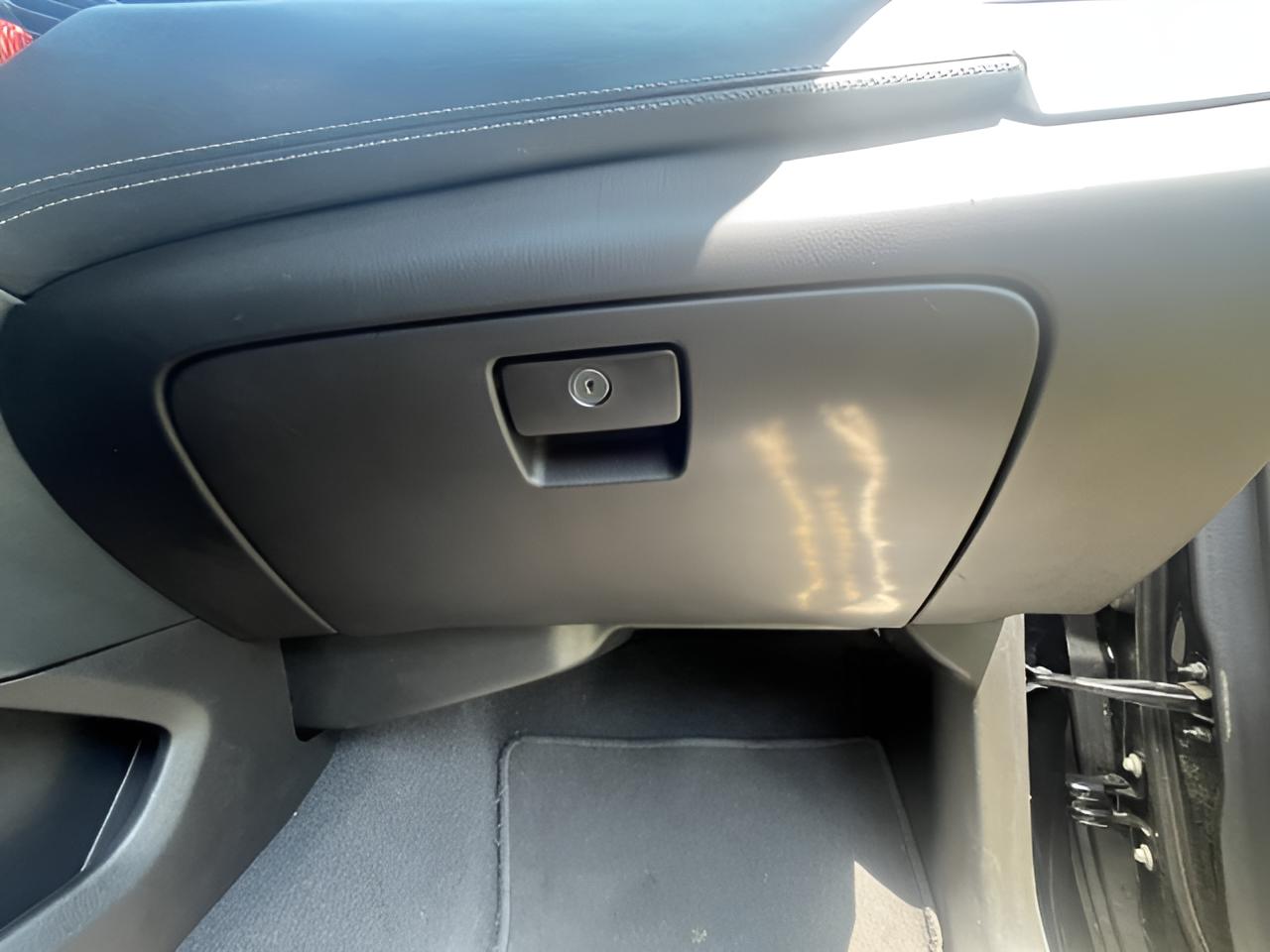 2019 GMC Yukon SLT, 2nd Row Buckets,