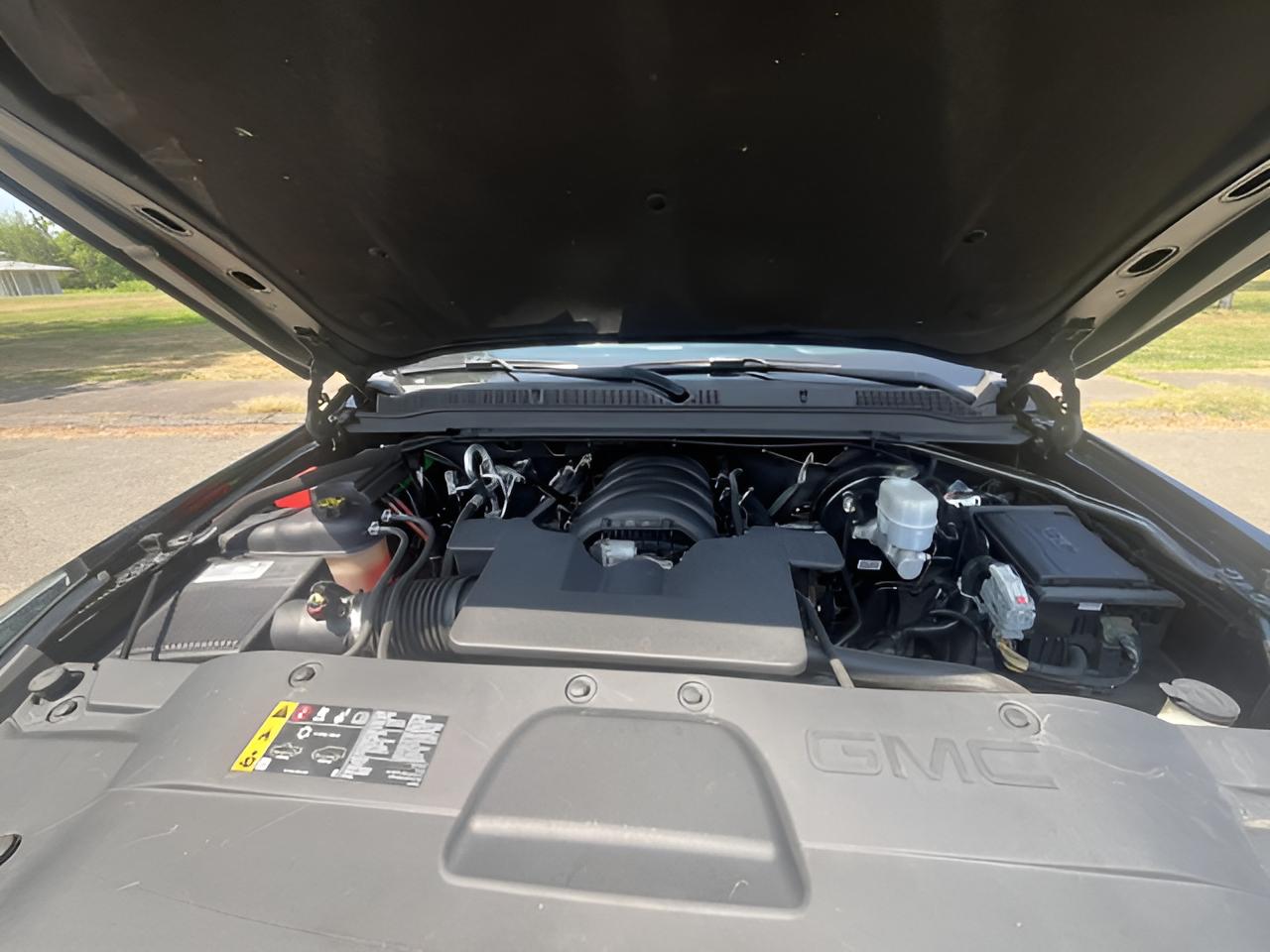 2019 GMC Yukon SLT, 2nd Row Buckets,