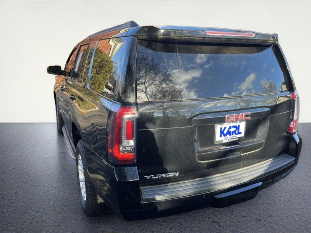 2019 GMC Yukon SLT, 2nd Row Buckets,