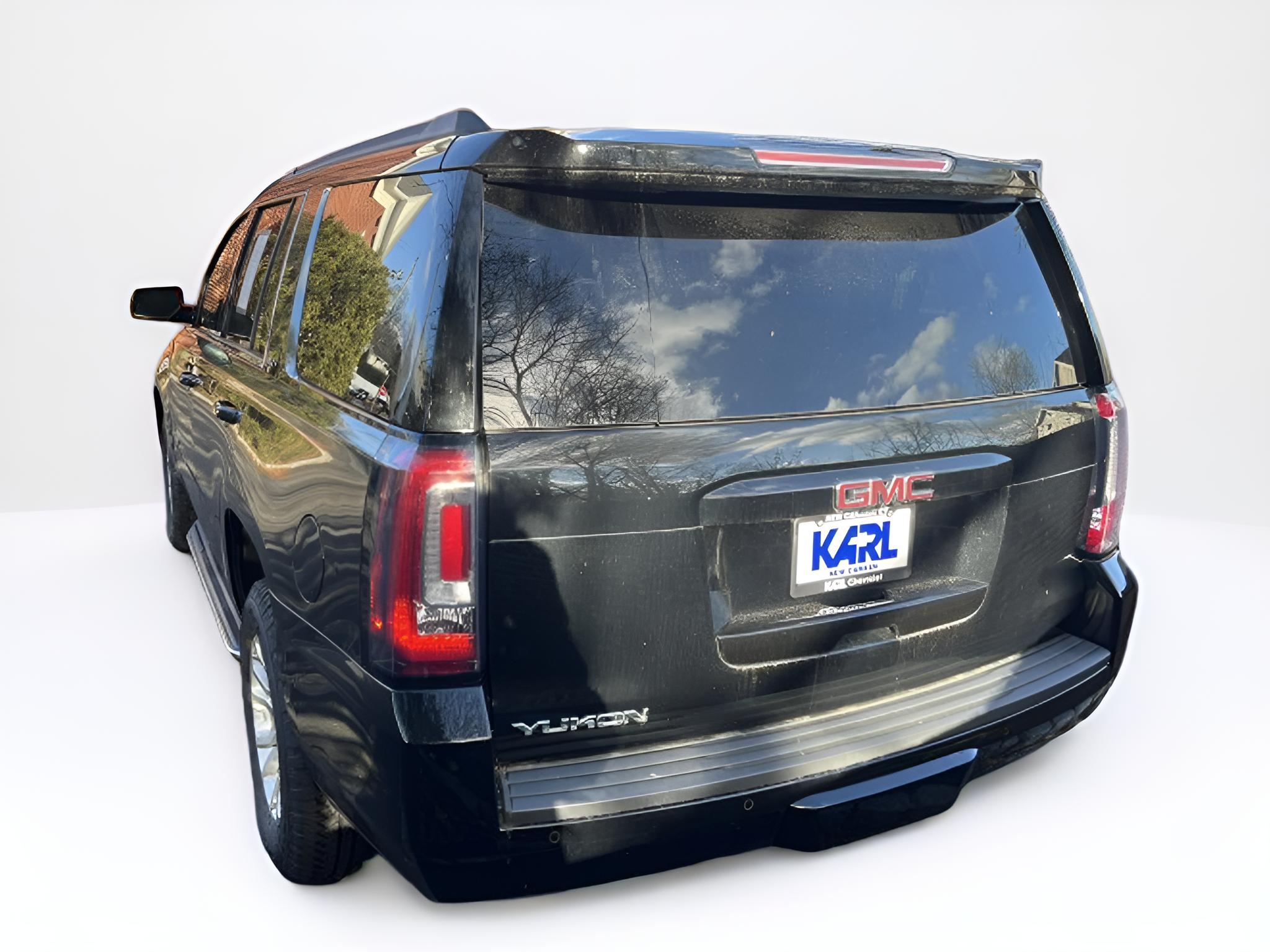 2019 GMC Yukon SLT, 2nd Row Buckets,