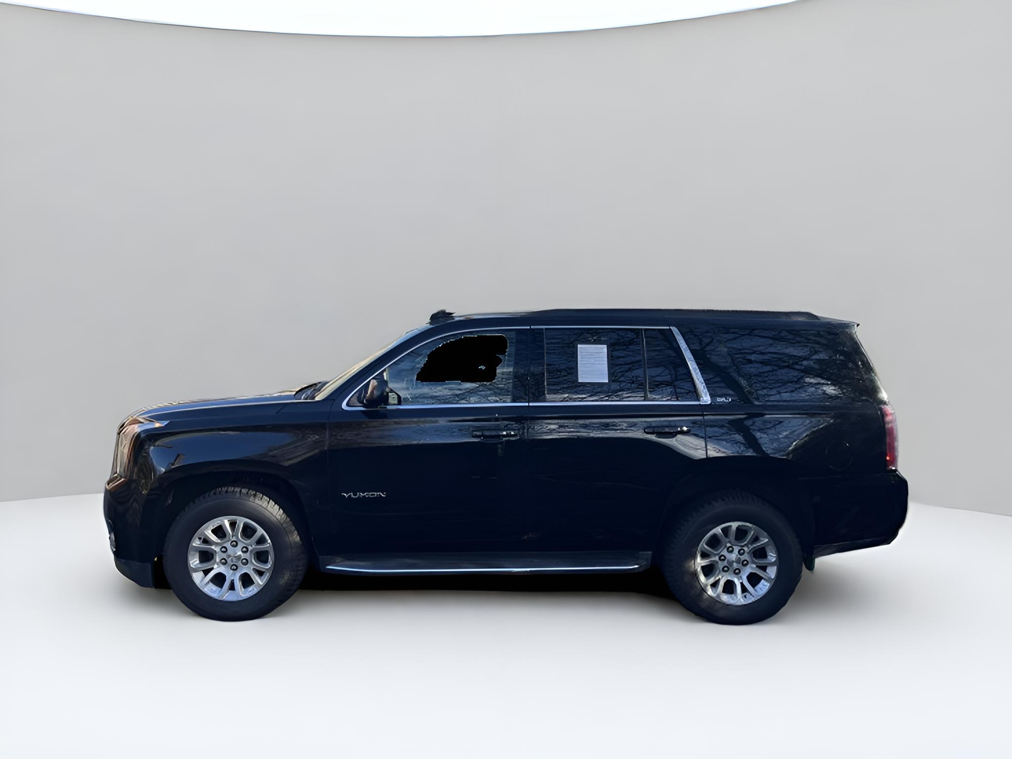 2019 GMC Yukon SLT, 2nd Row Buckets,