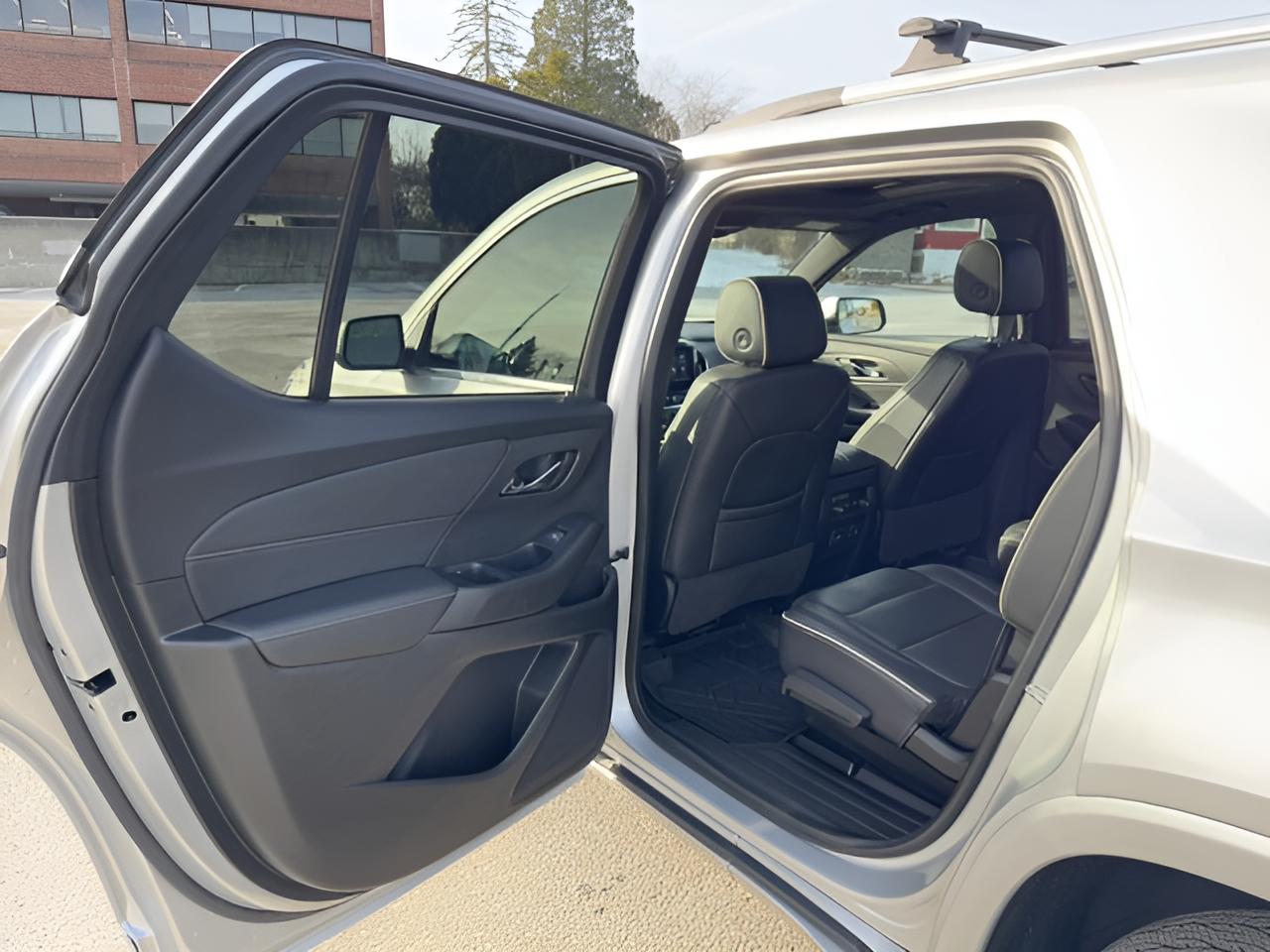 2022 Chevrolet Traverse Premier Premier, AWD, Dual Sunroof, 7 Pass