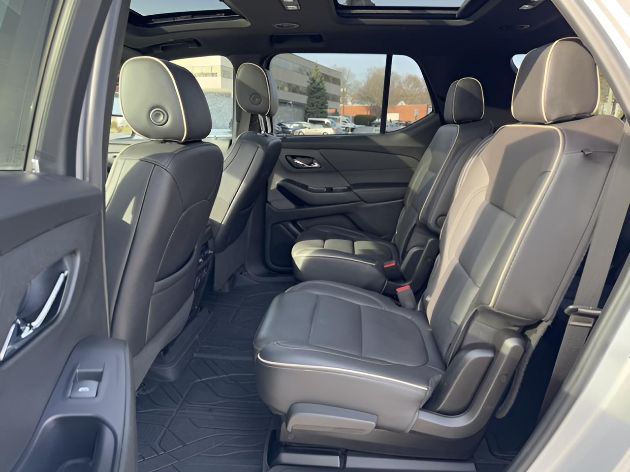 2022 Chevrolet Traverse Premier Premier, AWD, Dual Sunroof, 7 Pass