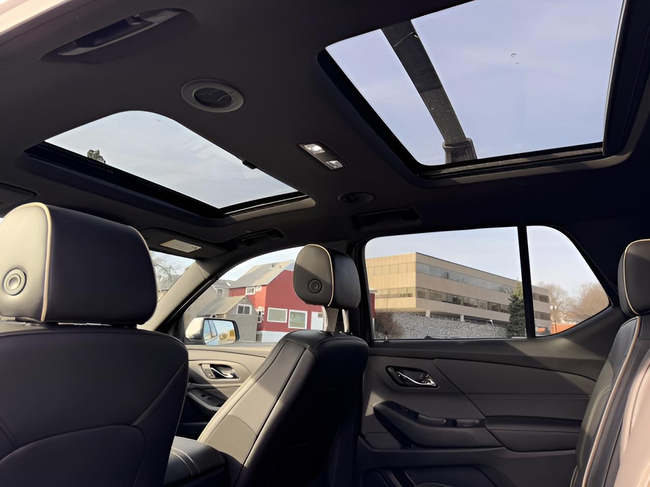 2022 Chevrolet Traverse Premier Premier, AWD, Dual Sunroof, 7 Pass