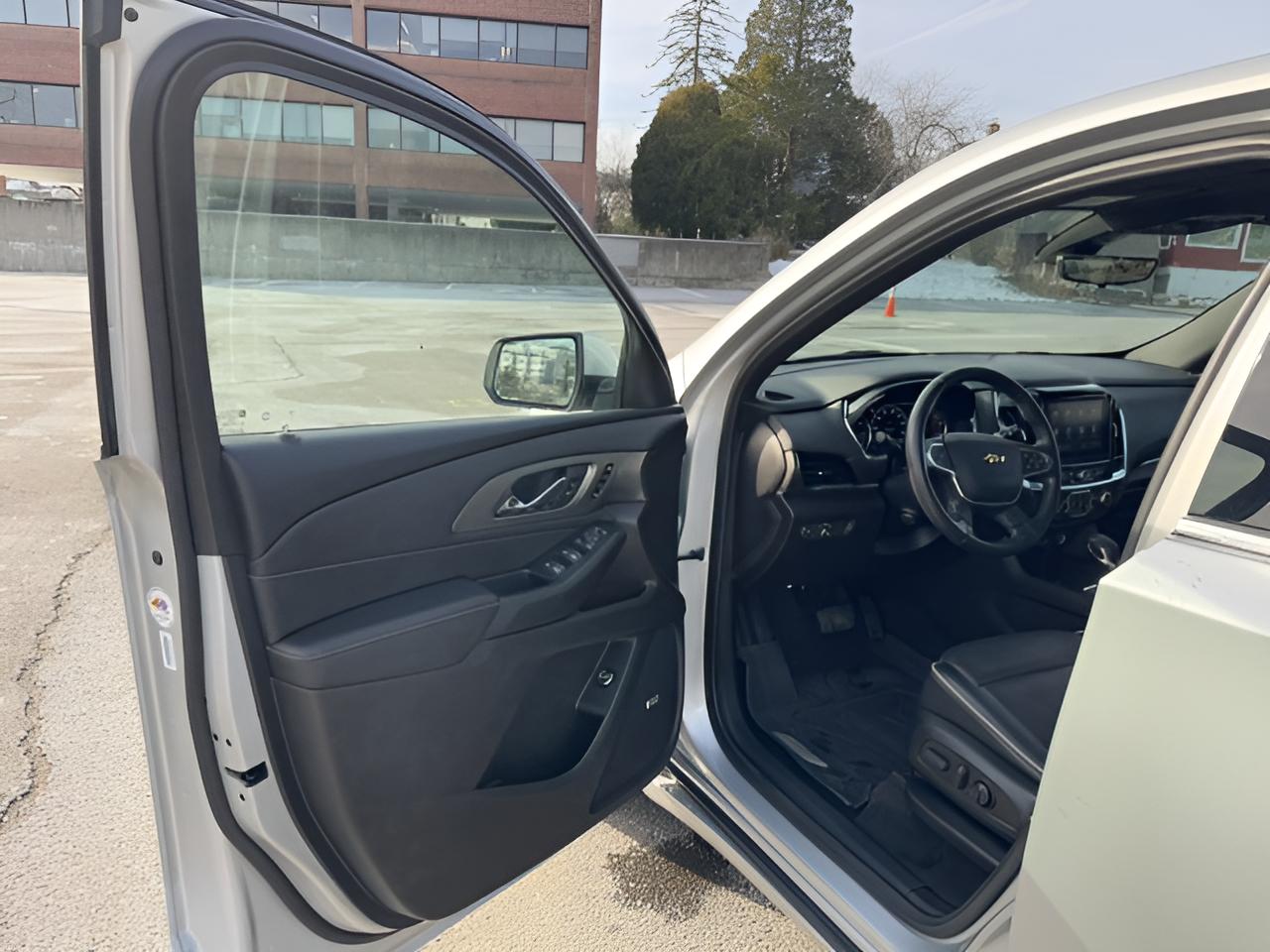 2022 Chevrolet Traverse Premier Premier, AWD, Dual Sunroof, 7 Pass
