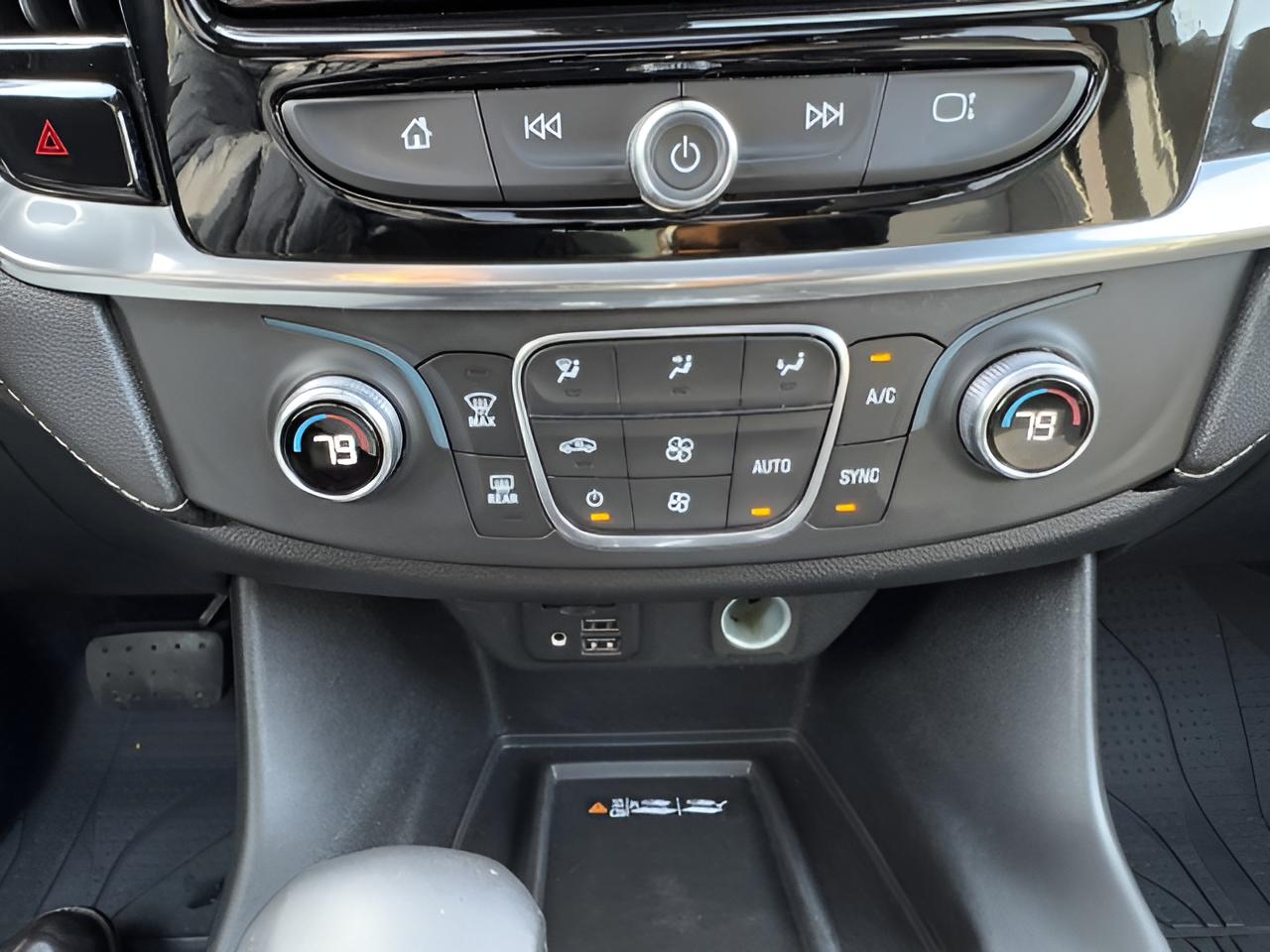 2022 Chevrolet Traverse Premier Premier, AWD, Dual Sunroof, 7 Pass