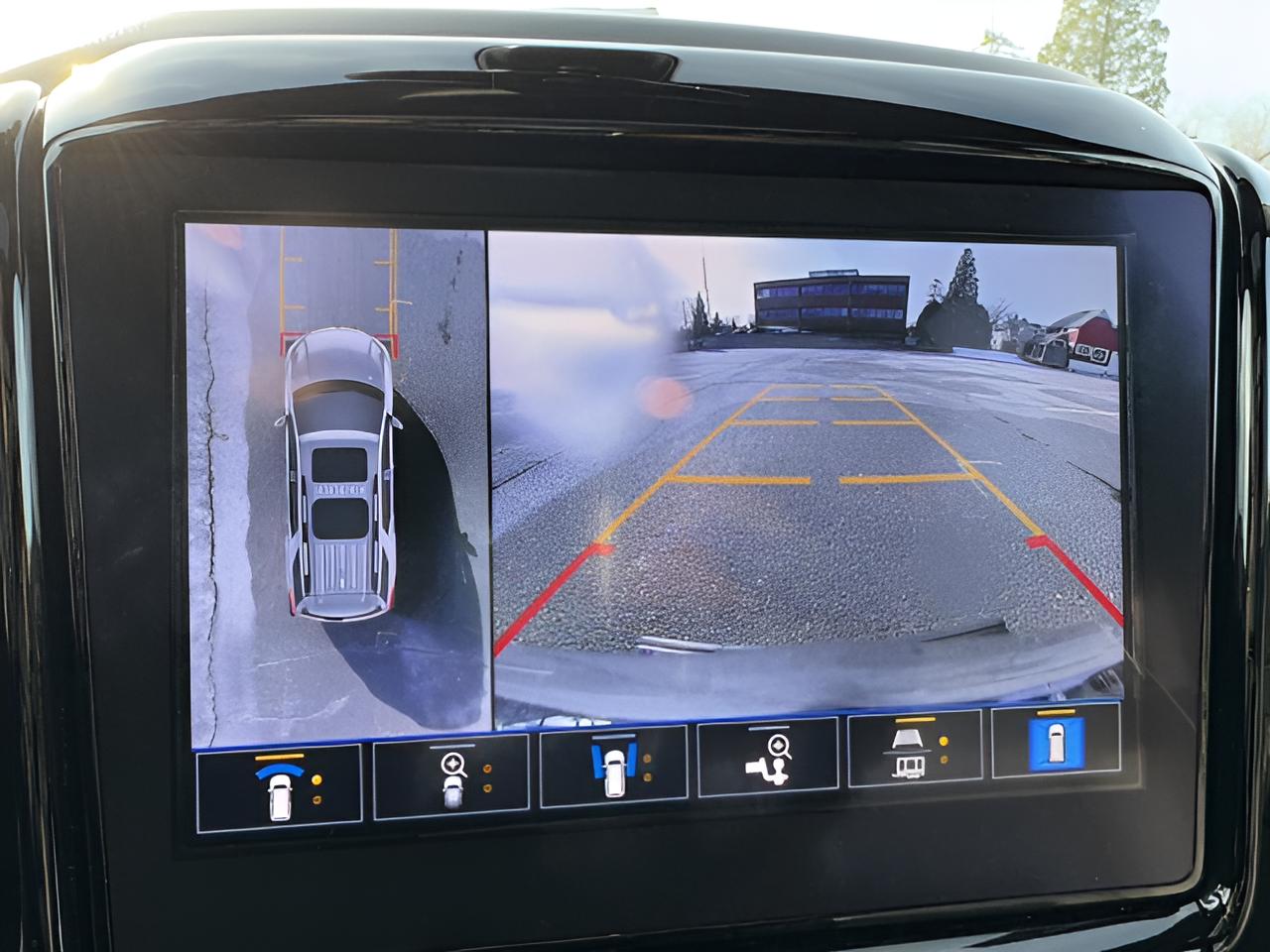 2022 Chevrolet Traverse Premier Premier, AWD, Dual Sunroof, 7 Pass