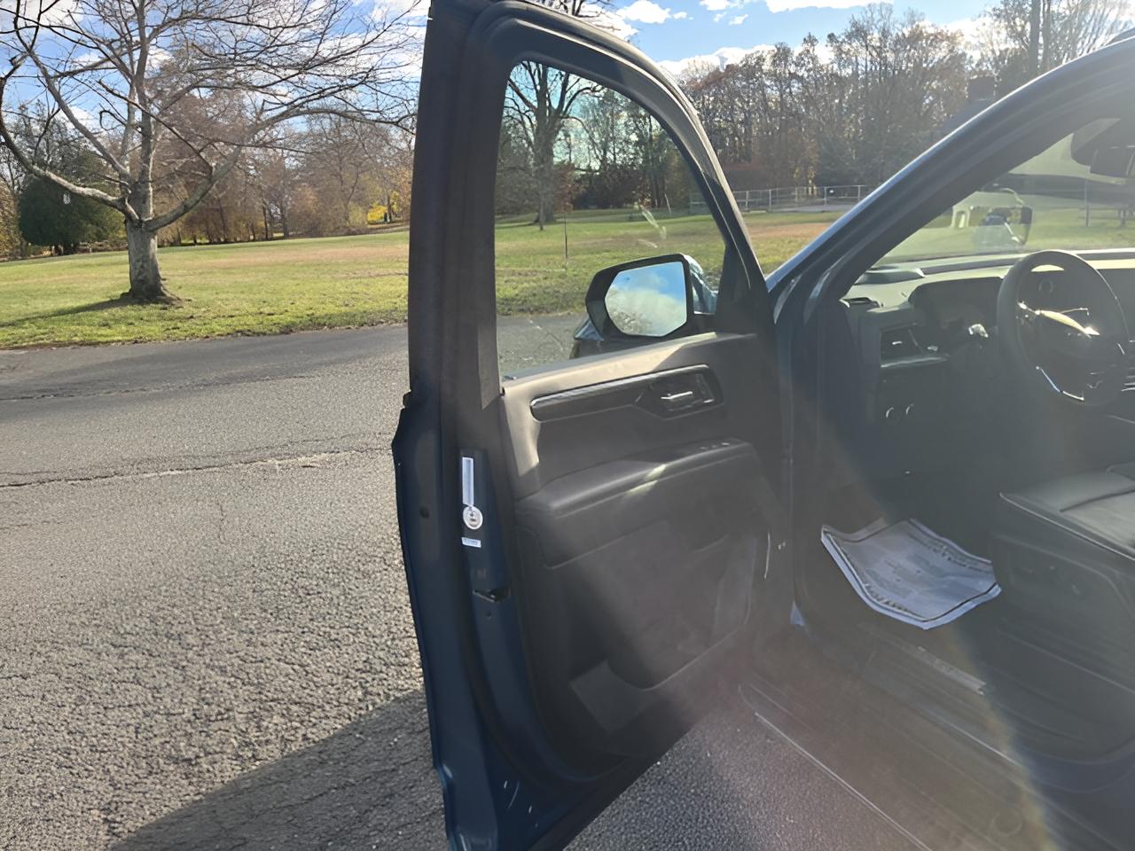 2025 Chevrolet Tahoe Premier, 2nd Row Buckets, 1-owner