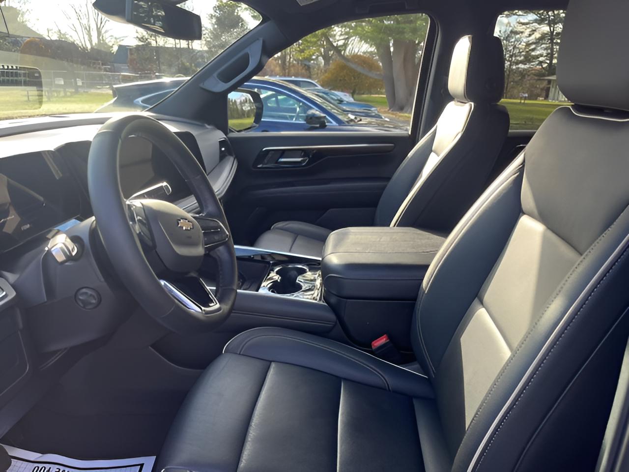 2025 Chevrolet Tahoe Premier, 2nd Row Buckets, 1-owner