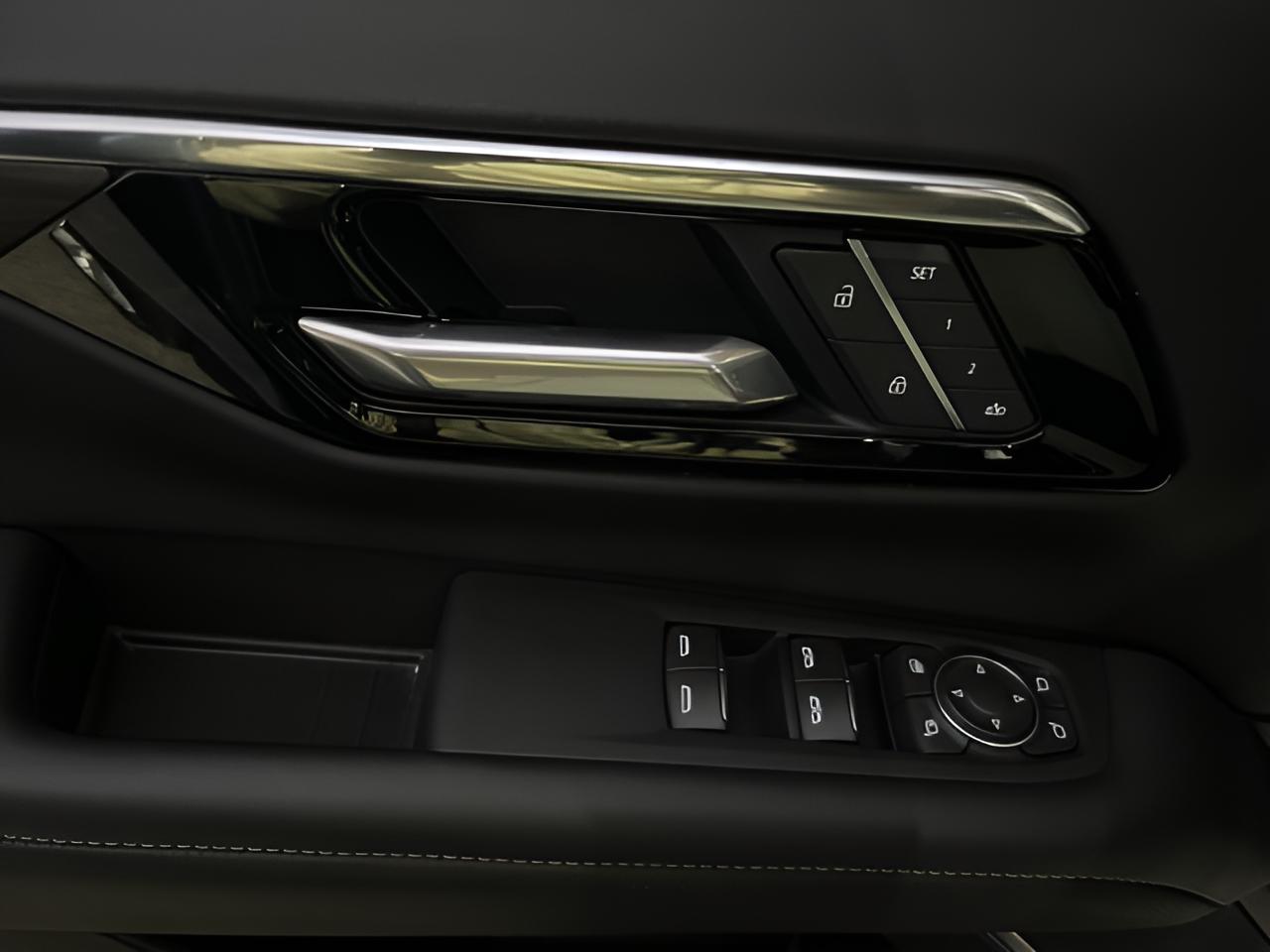 2025 Chevrolet Tahoe Premier, 2nd Row Buckets, 1-owner