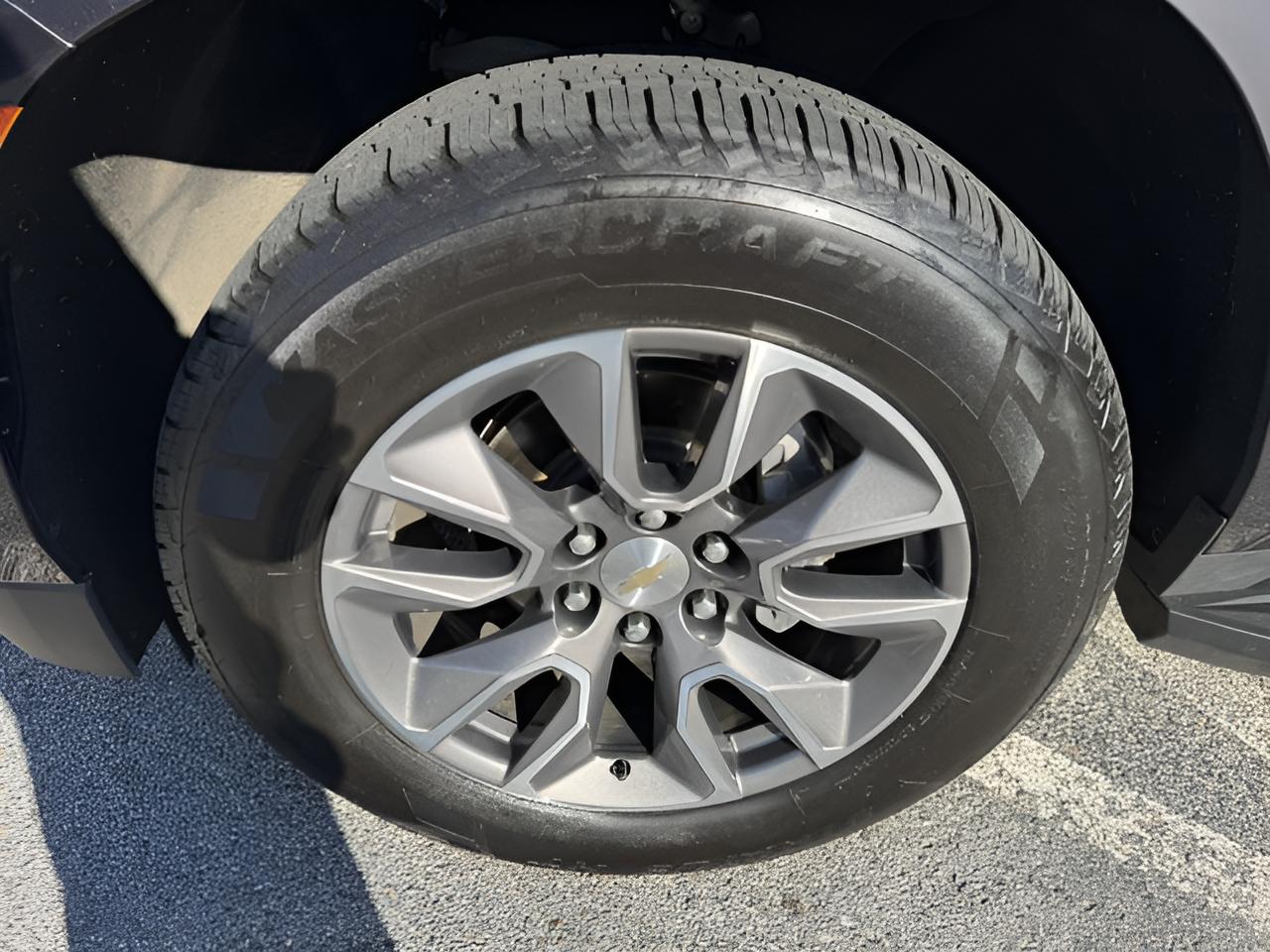 2022 Chevrolet Suburban LT, Luxury pkg, Panoramic Sunroof, 2nd Row Buckets,