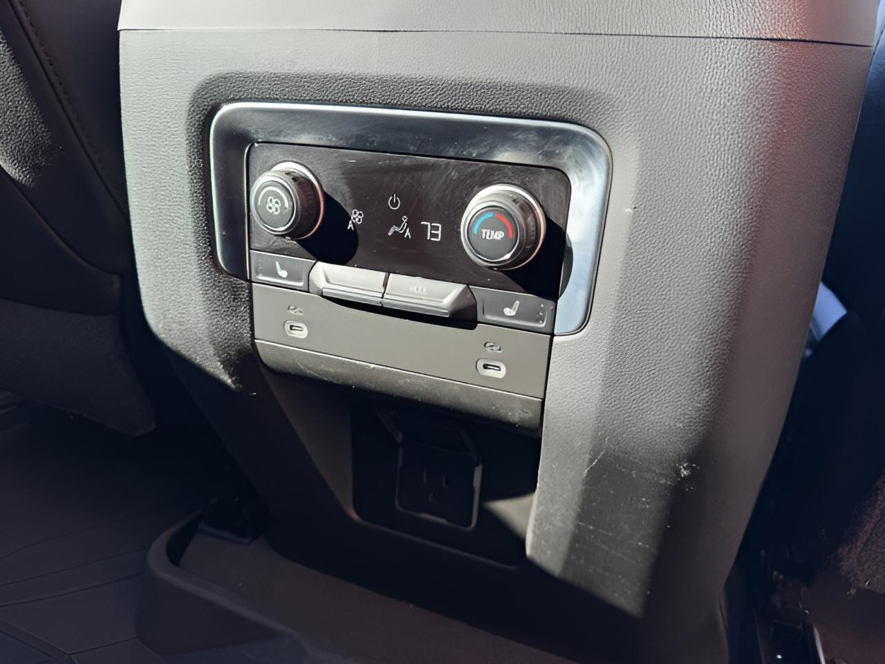 2022 Chevrolet Suburban LT, Luxury pkg, Panoramic Sunroof, 2nd Row Buckets,