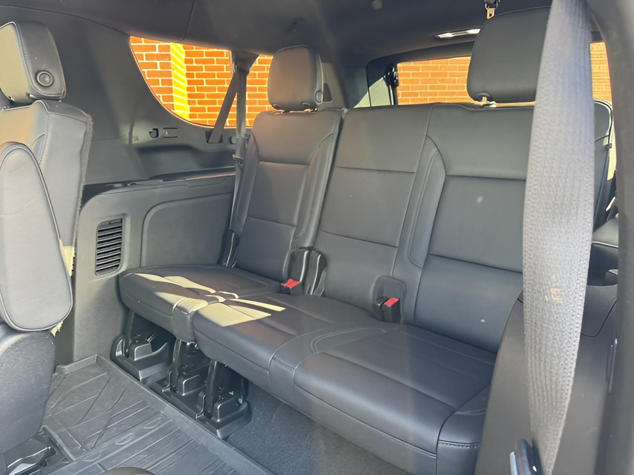 2022 Chevrolet Suburban LT, Luxury pkg, Panoramic Sunroof, 2nd Row Buckets,