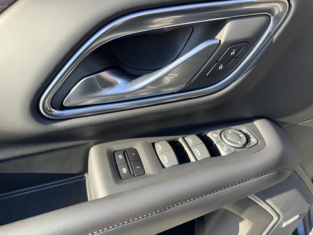 2022 Chevrolet Suburban LT, Luxury pkg, Panoramic Sunroof, 2nd Row Buckets,