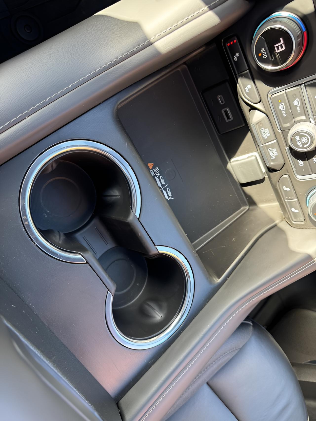 2022 Chevrolet Suburban LT, Luxury pkg, Panoramic Sunroof, 2nd Row Buckets,