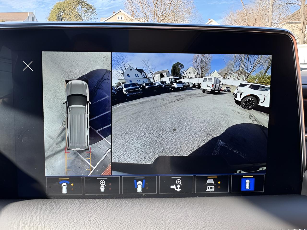 2022 Chevrolet Suburban LT, Luxury pkg, Panoramic Sunroof, 2nd Row Buckets,