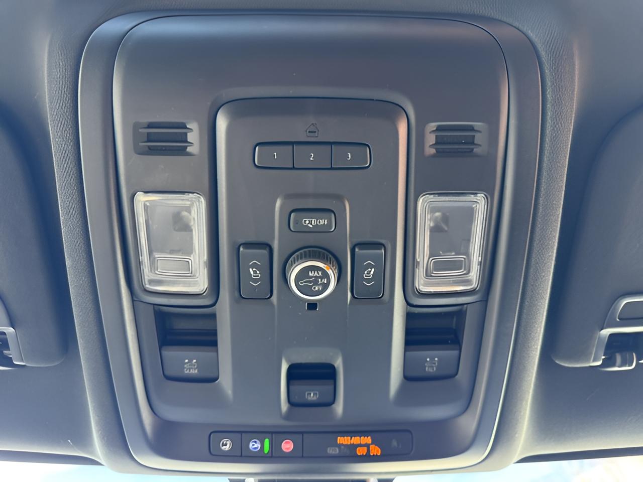 2022 Chevrolet Suburban LT, Luxury pkg, Panoramic Sunroof, 2nd Row Buckets,