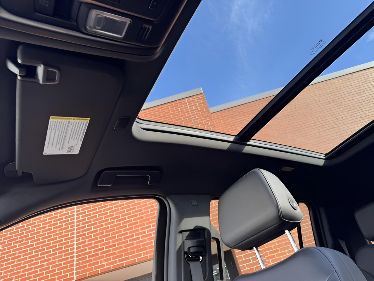 2022 Chevrolet Suburban LT, Luxury pkg, Panoramic Sunroof, 2nd Row Buckets,